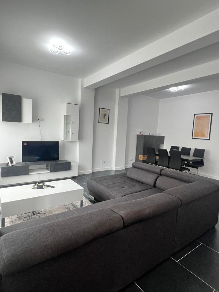 Luxury Cozy Apartments Suceava Exterior foto